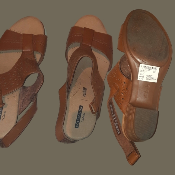 Collection  By Clark's Brown Sandals - Picture 2 of 3